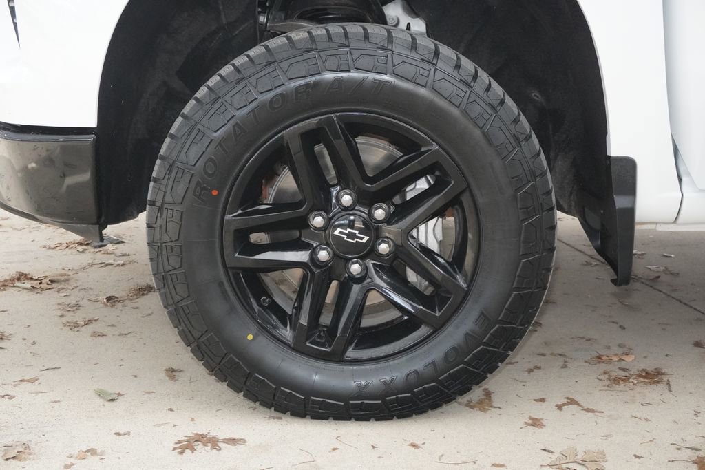 Used 2023 Chevrolet Silverado 1500 LT Trail Boss w/ Convenience Package II image 11