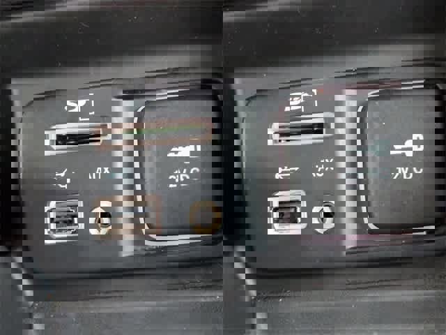 Used 2018 Jeep Cherokee Limited w/ Trailer Tow Group image 30