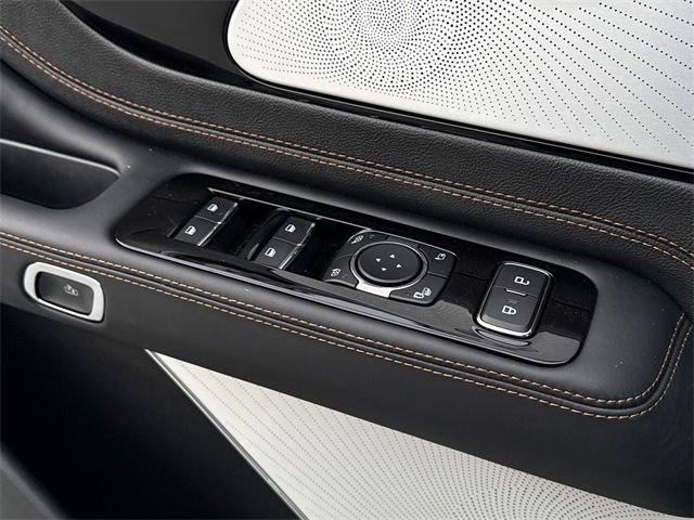 New 2025 Lincoln Aviator Black Label image 32