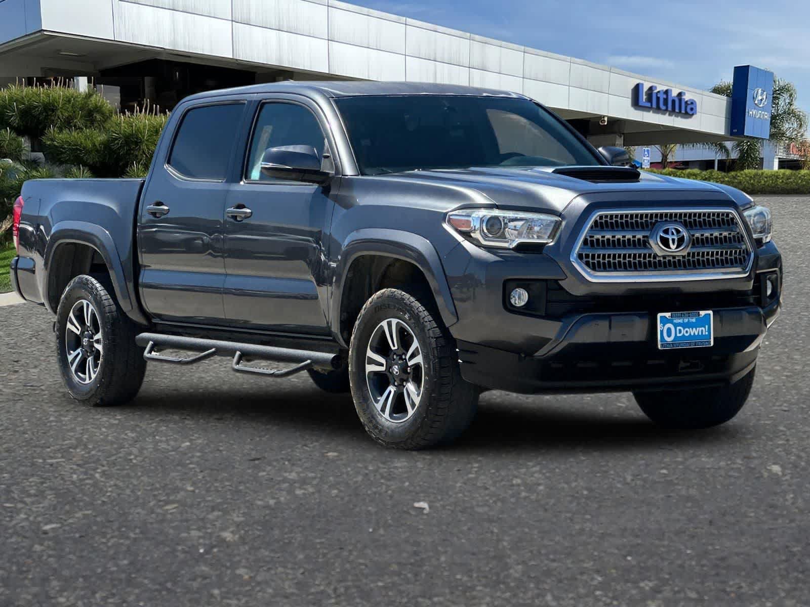 Used 2016 Toyota Tacoma TRD Sport w/ Towing Package RWD image 10