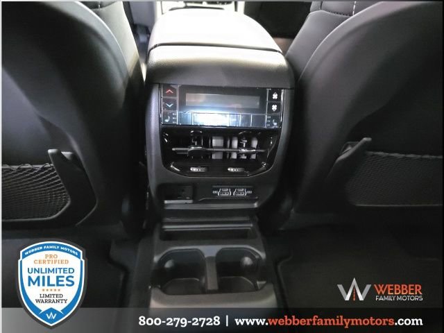 New 2025 Jeep Grand Cherokee L Limited w/ Black Appearance Package image 16