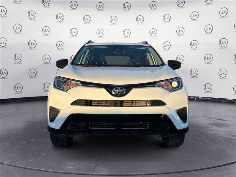Used 2018 Toyota RAV4 LE w/ Carpet Mat Package image 8