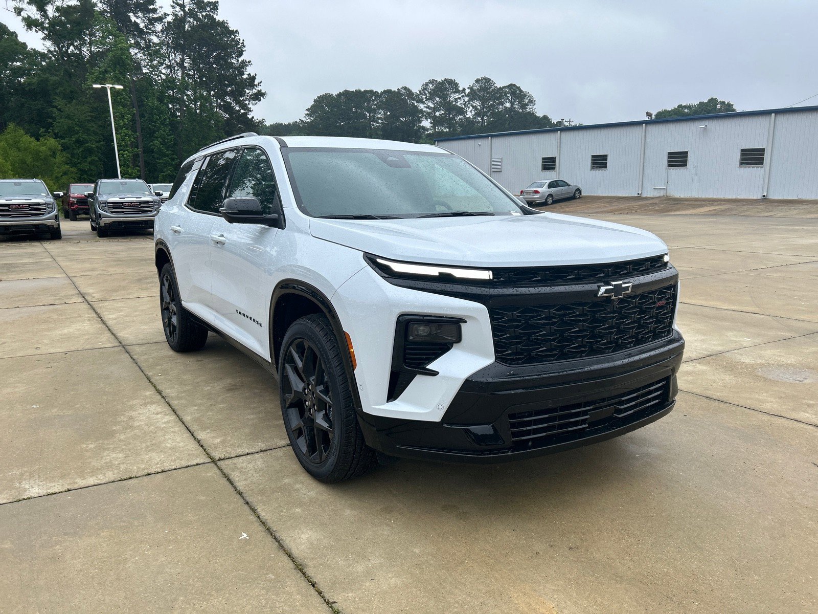 New 2026 Chevrolet Traverse RS w/ LPO, Floor Liner Package FWD image 2