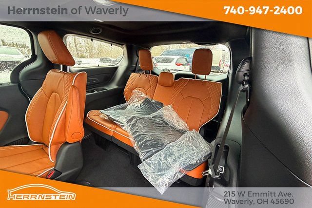 New 2026 Chrysler Pacifica Pinnacle FWD image 22