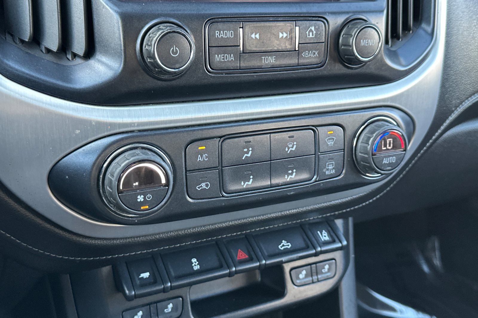 Used 2016 GMC Canyon SLT w/ Driver Alert Package image 27