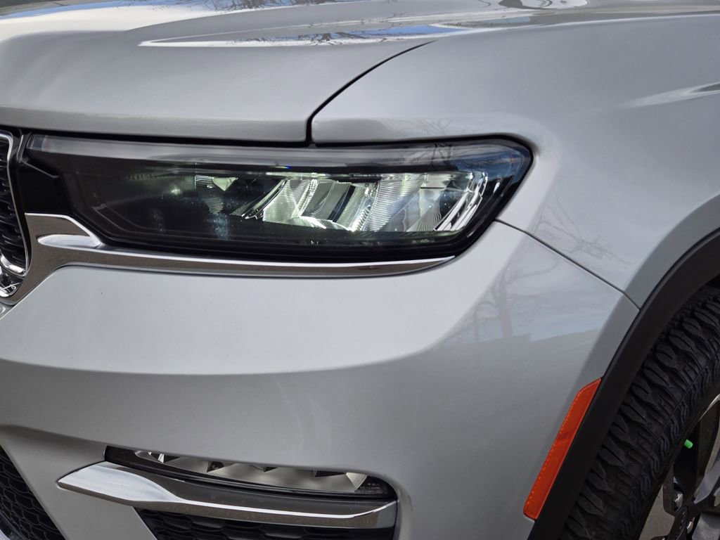 Used 2024 Jeep Grand Cherokee Limited 4xe image 5