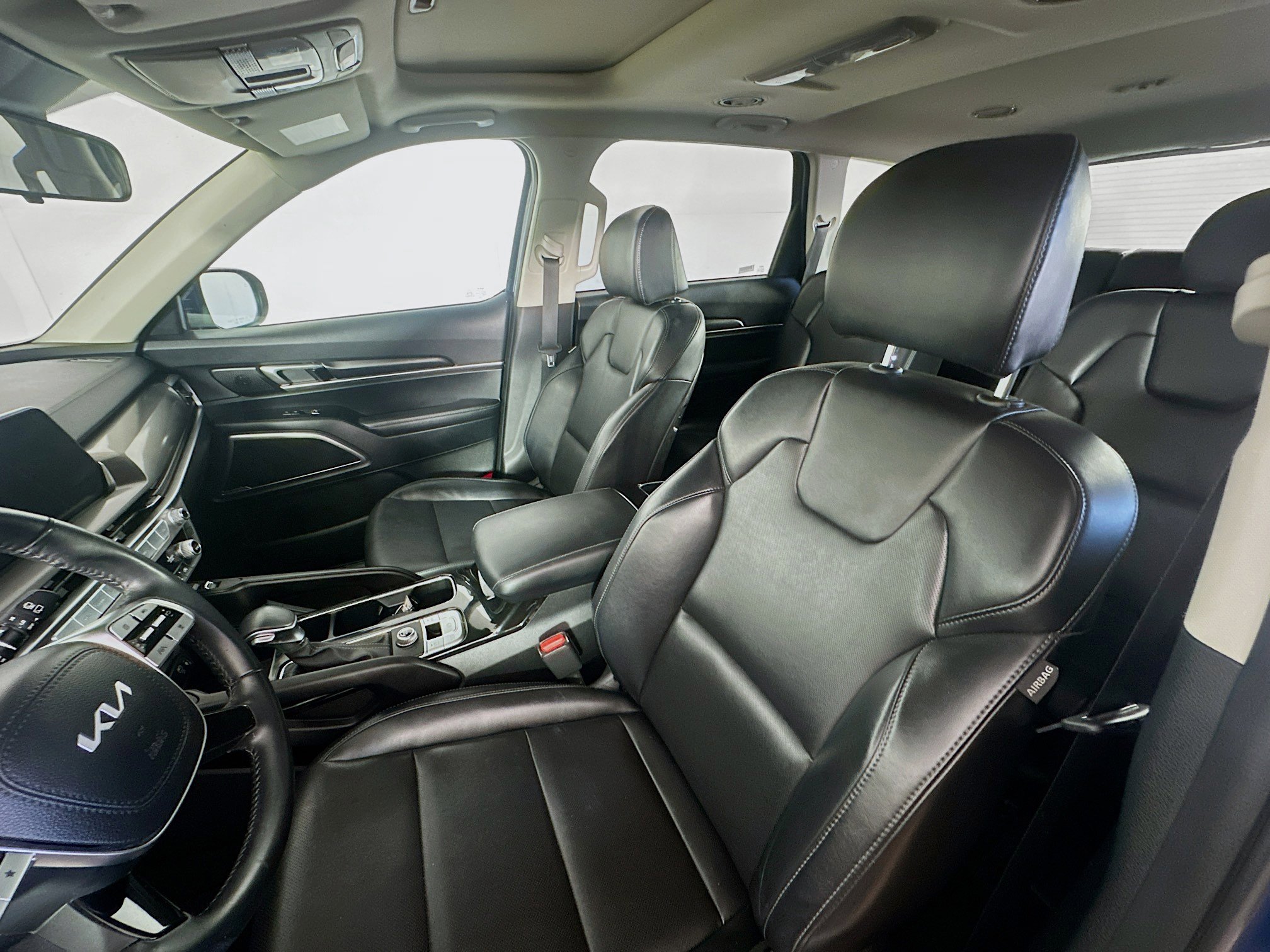 Used 2025 Kia Telluride S FWD image 13