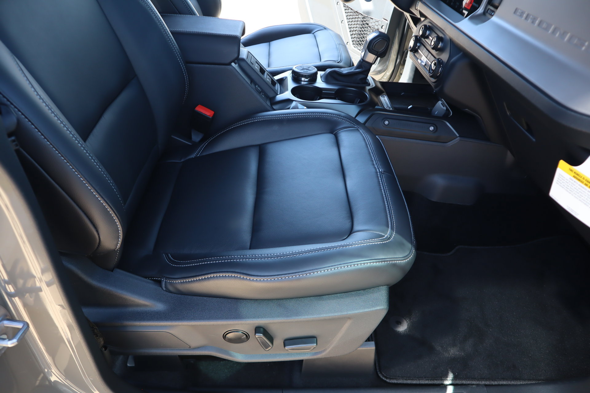 New 2026 Ford Bronco Outer Banks AWD/4WD image 14