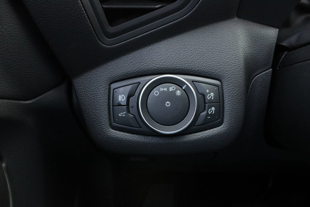 Used 2018 Ford Escape SE FWD image 9
