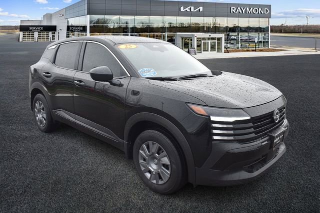 Used 2025 Nissan Kicks S image 1