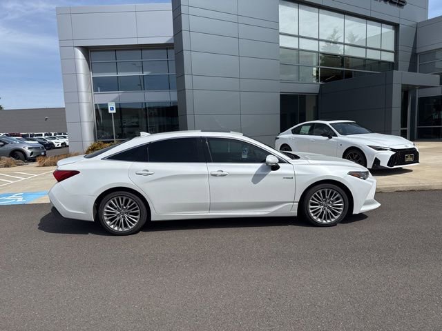 Used 2021 Toyota Avalon Limited w/ Advanced Safety Package FWD image 2