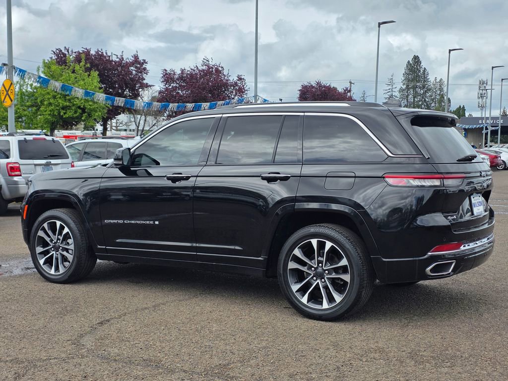 Used 2022 Jeep Grand Cherokee Overland AWD/4WD image 2