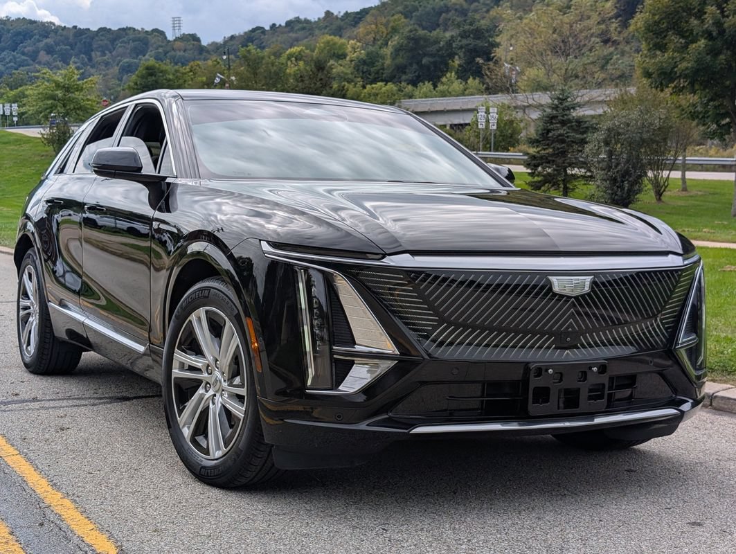 Used 2024 Cadillac Lyriq Tech w/ Driver Assist Package AWD/4WD image 22