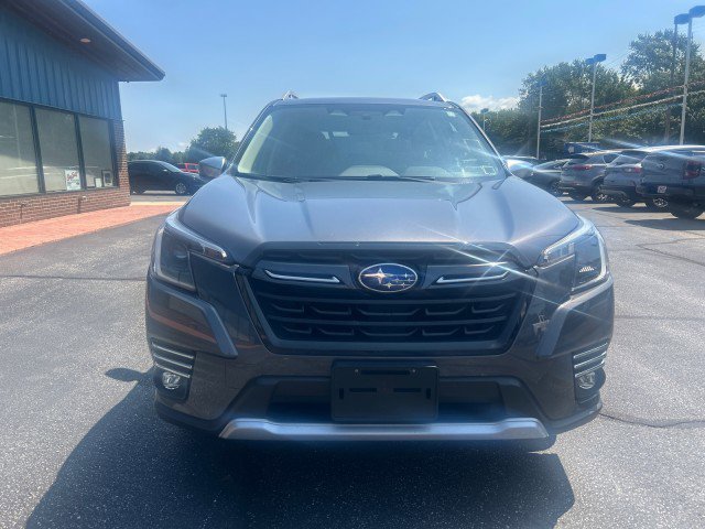 Used 2022 Subaru Forester Touring image 3