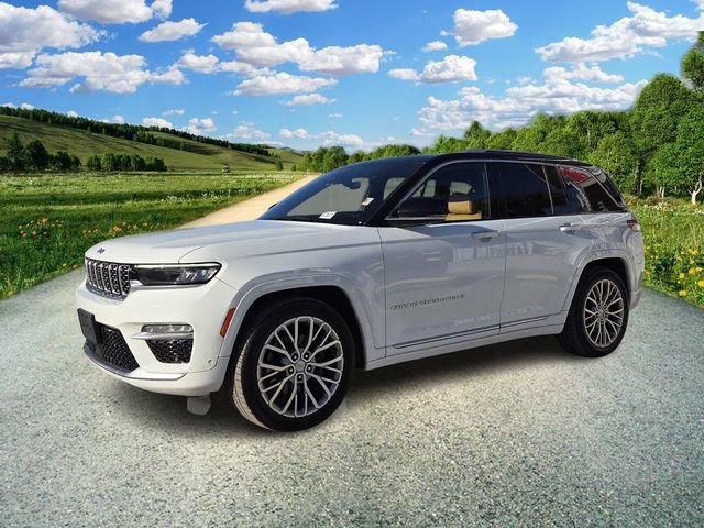 Certified 2022 Jeep Grand Cherokee Summit w/ Luxury Tech Group V image 3