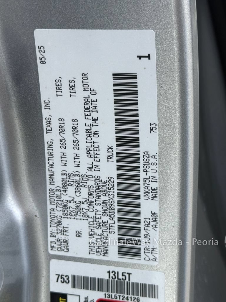 Used 2025 Toyota Tundra SR5 w/ SR5 Convenience Package AWD/4WD image 38