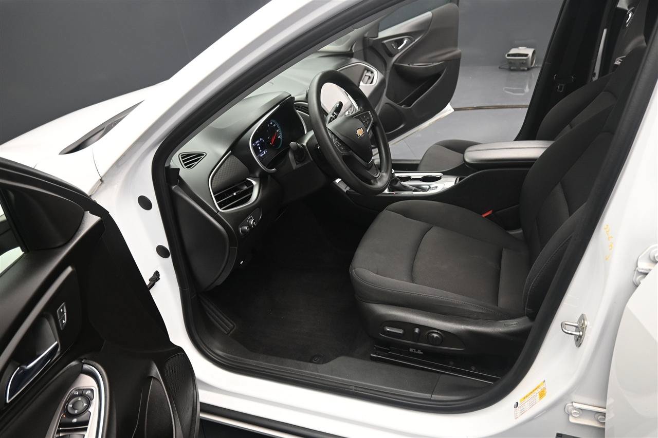 Used 2022 Chevrolet Malibu LT FWD image 11