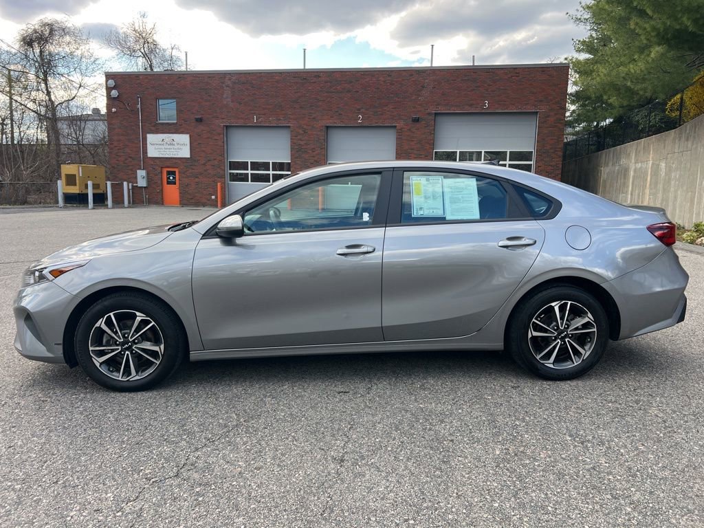 Certified 2024 Kia Forte LXS FWD image 2