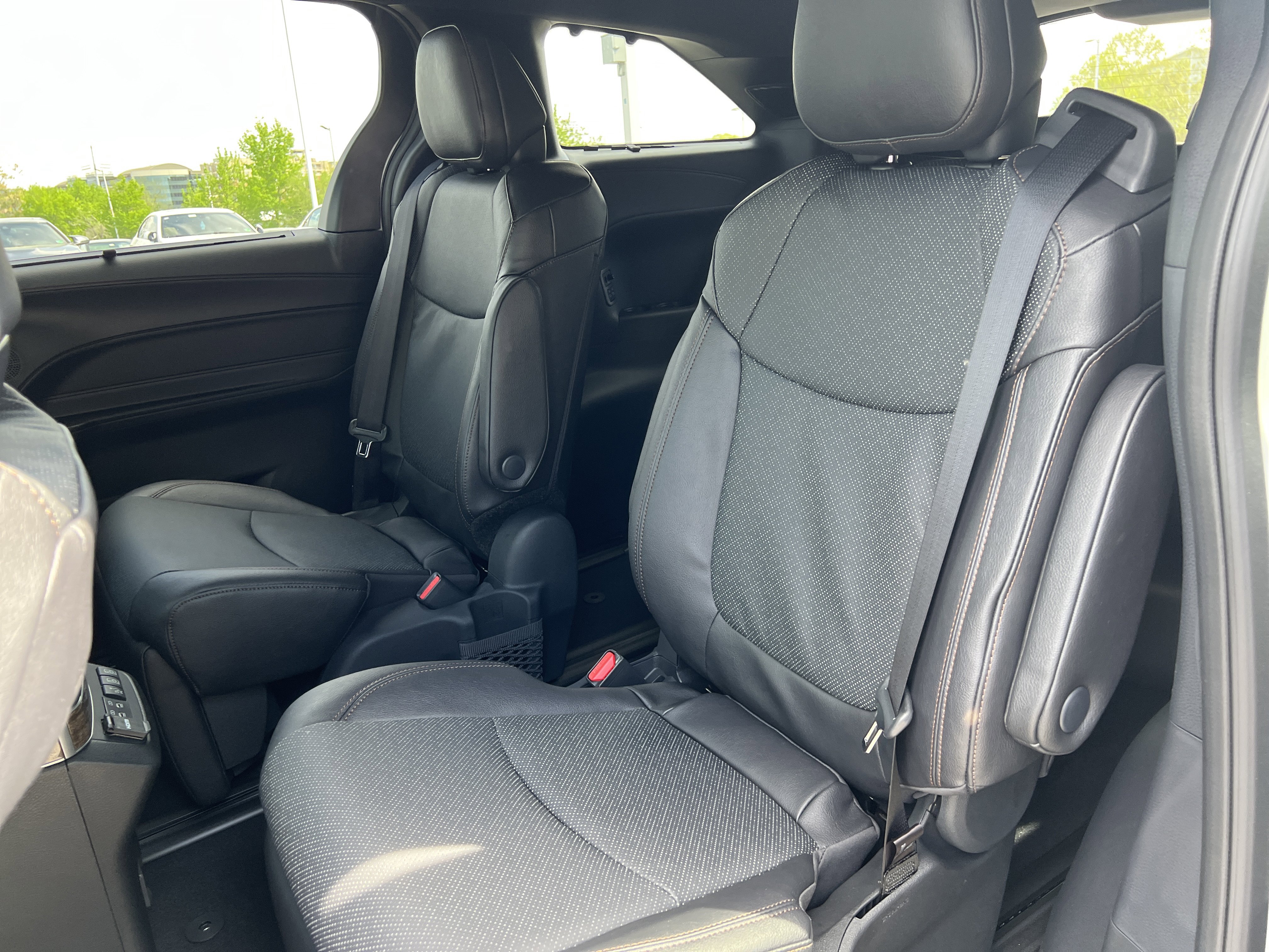 New 2026 Toyota Sienna Platinum image 12