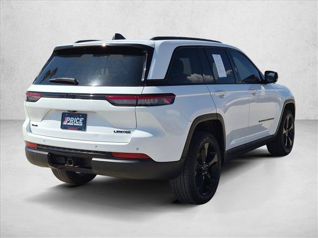 Used 2023 Jeep Grand Cherokee Limited w/ Black Appearance Package AWD/4WD image 5