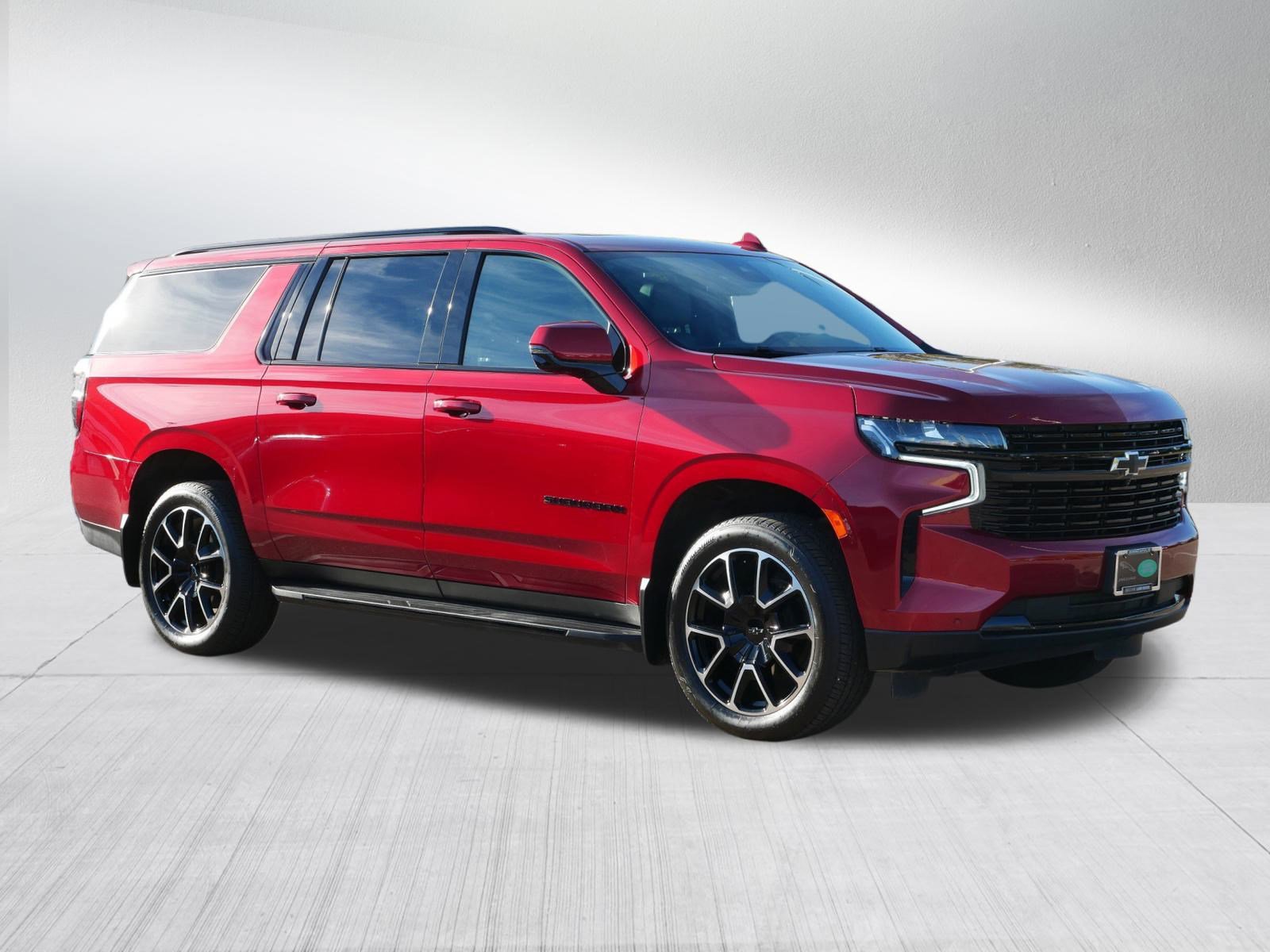 Used 2023 Chevrolet Suburban RST w/ Sport Performance Package image 3