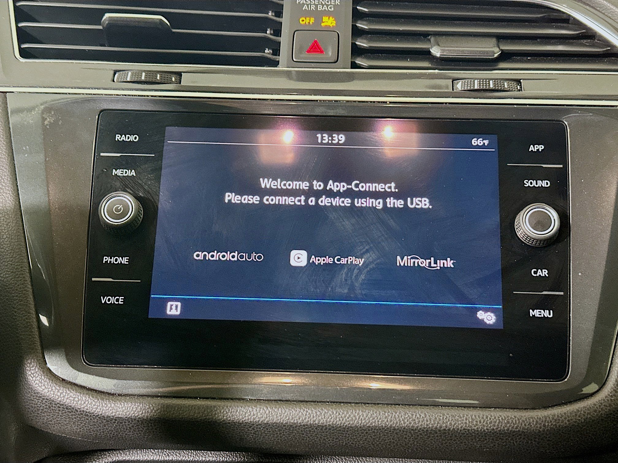 Used 2019 Volkswagen Tiguan SE FWD image 24