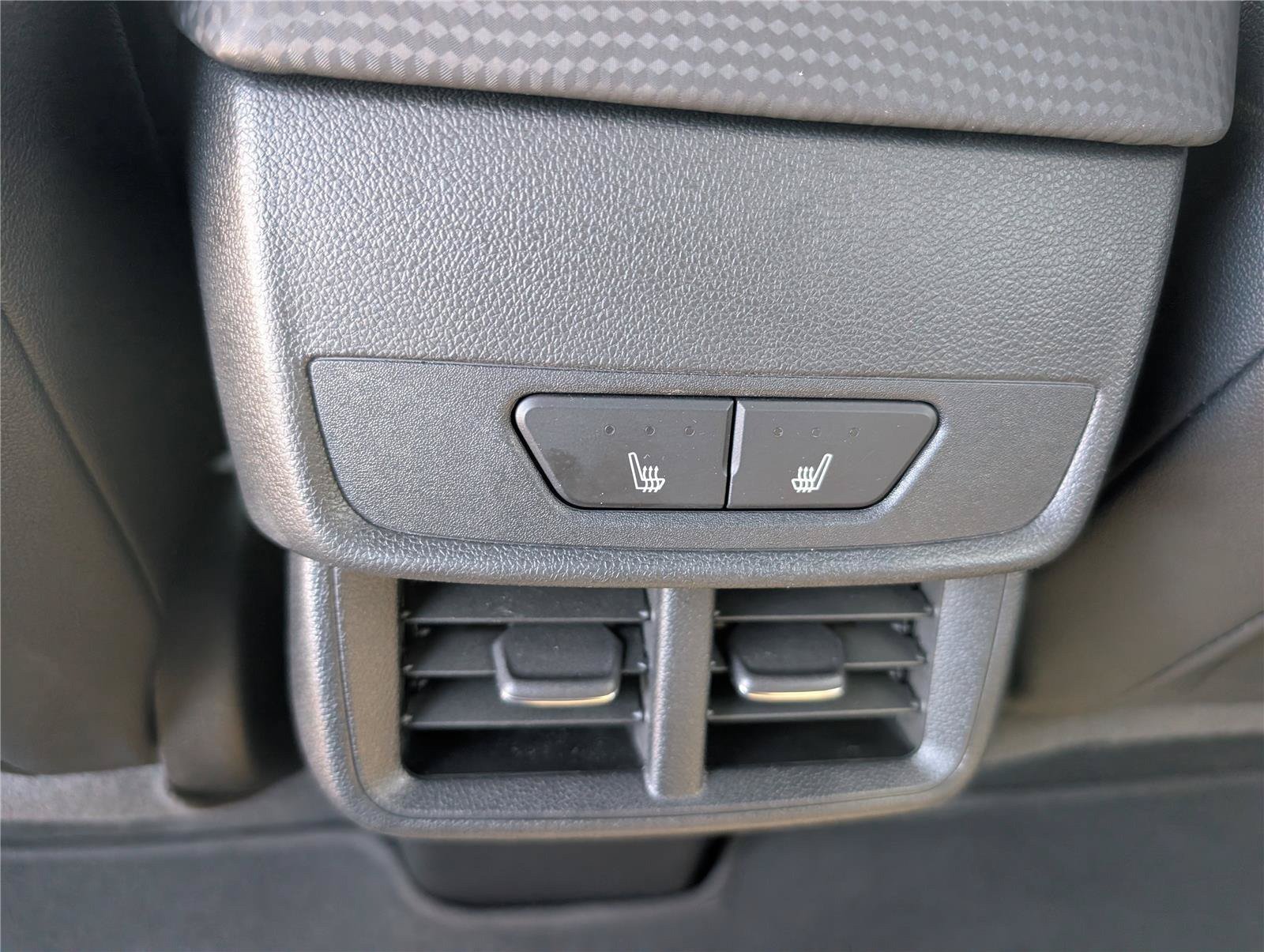 Used 2025 Chevrolet Equinox RS w/ Safety and Technology Package AWD/4WD image 16