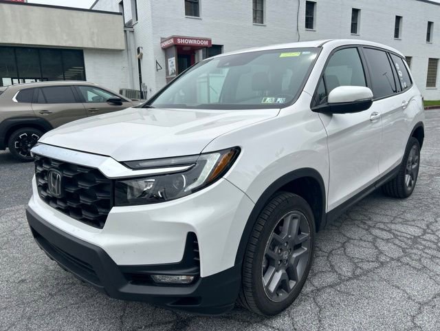 Used 2023 Honda Passport EX-L image 2
