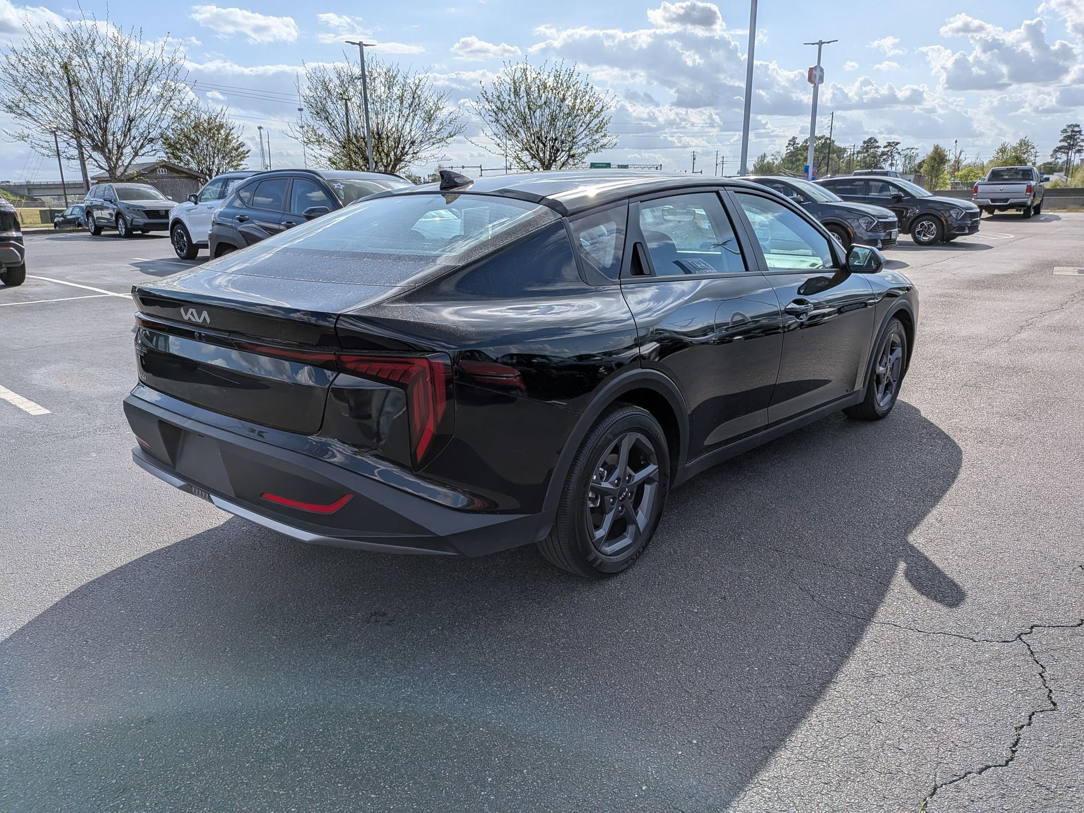 Used 2025 Kia K4 LXS image 3