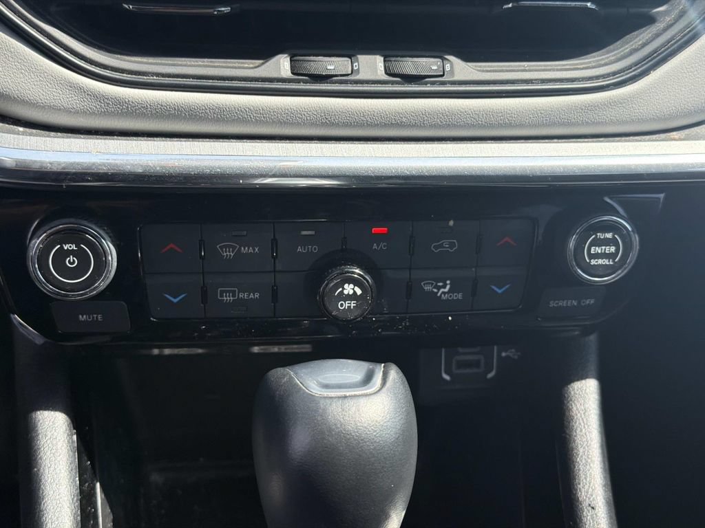 Used 2022 Jeep Compass Limited w/ Sun and Sound Group AWD/4WD image 5