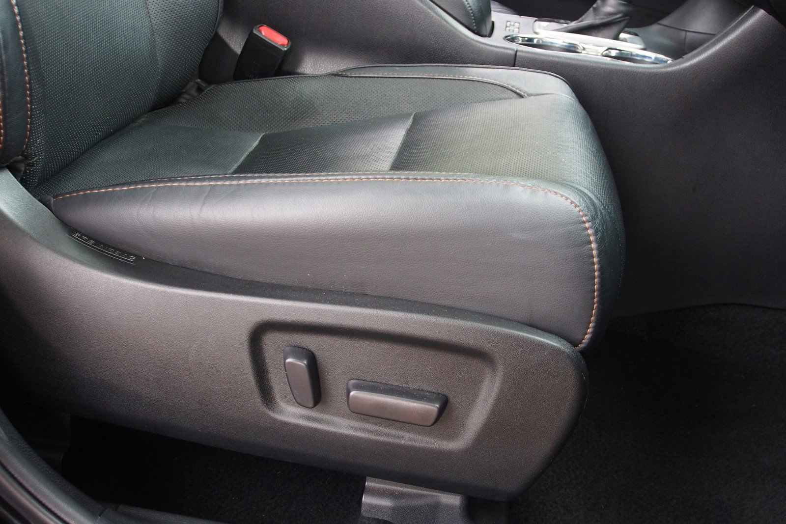 Used 2019 Toyota Highlander Limited FWD image 12