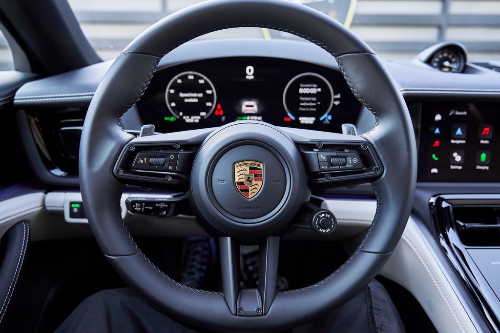 Used 2025 Porsche Panamera 4 w/ Premium Package image 60