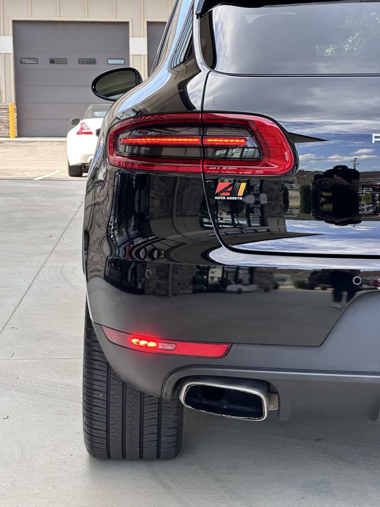 Used 2017 Porsche Macan image 14