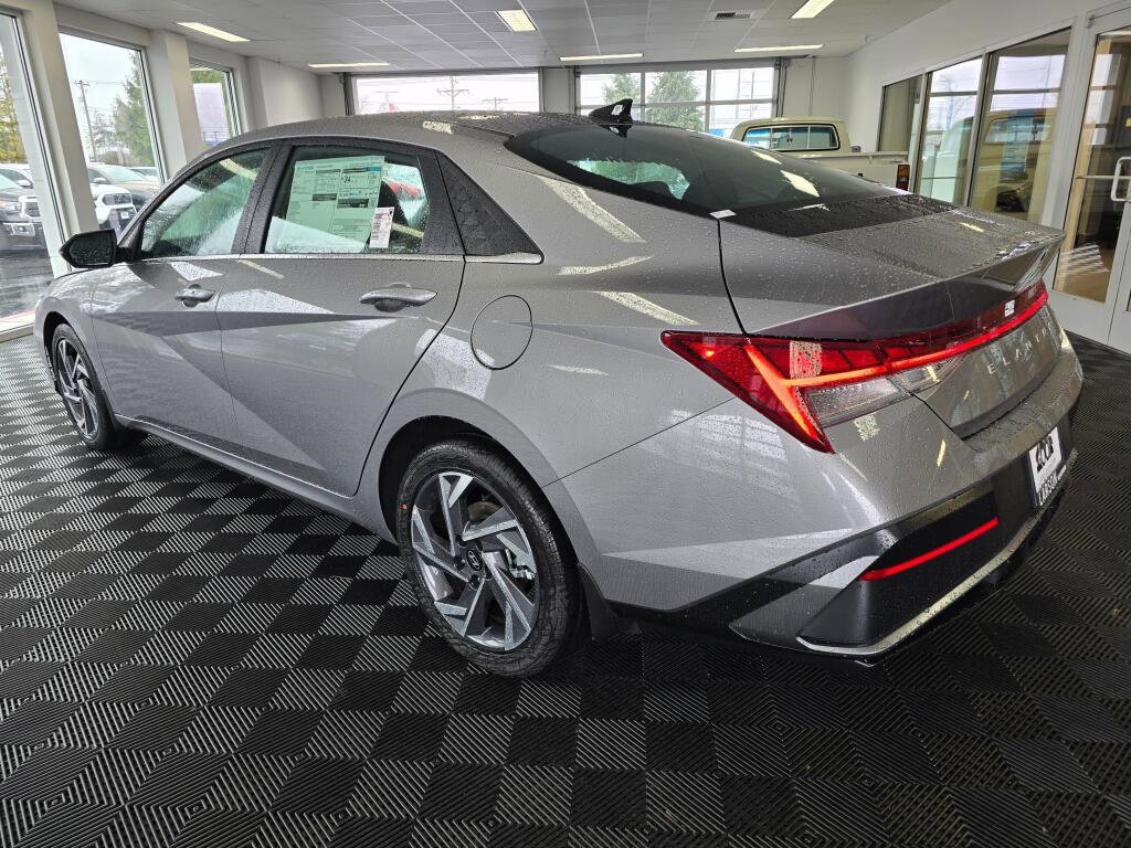 New 2026 Hyundai Elantra Limited image 6