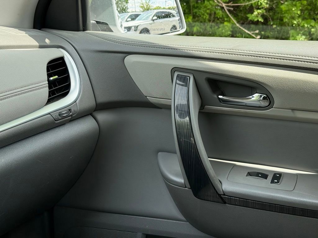 Used 2015 Chevrolet Traverse LTZ FWD image 28