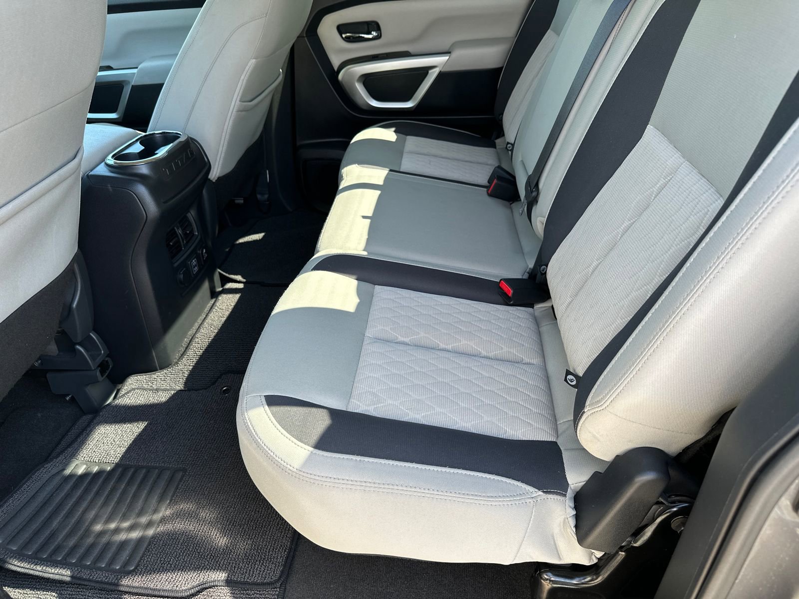 Used 2024 Nissan Titan SV w/ SV Convenience Package image 18