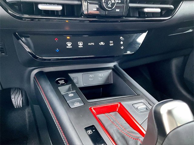 Used 2025 Nissan Kicks SR image 28