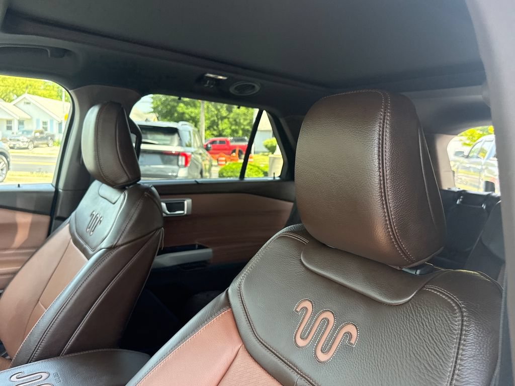 Used 2024 Ford Explorer King Ranch w/ Technology Package AWD/4WD image 35