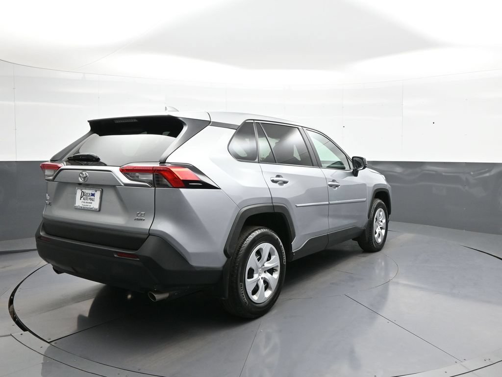 Certified 2024 Toyota RAV4 LE AWD/4WD image 6