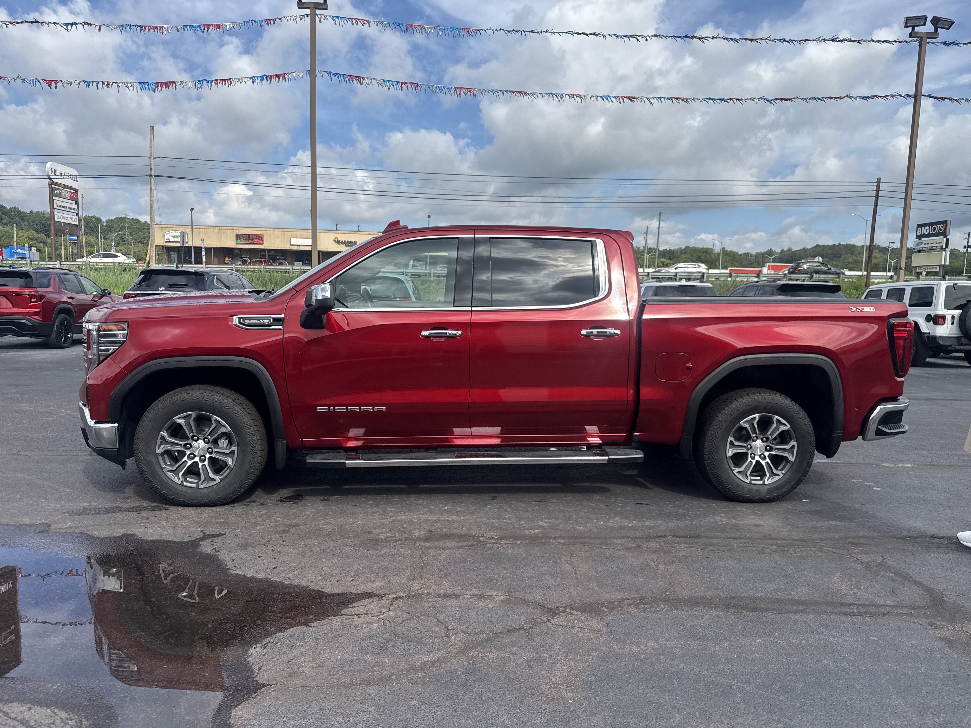 Used 2023 GMC Sierra 1500 SLT w/ SLT Convenience Package AWD/4WD image 7