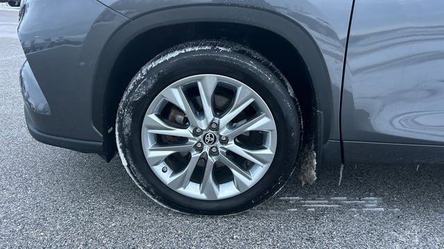 Used 2023 Toyota Highlander Limited image 12