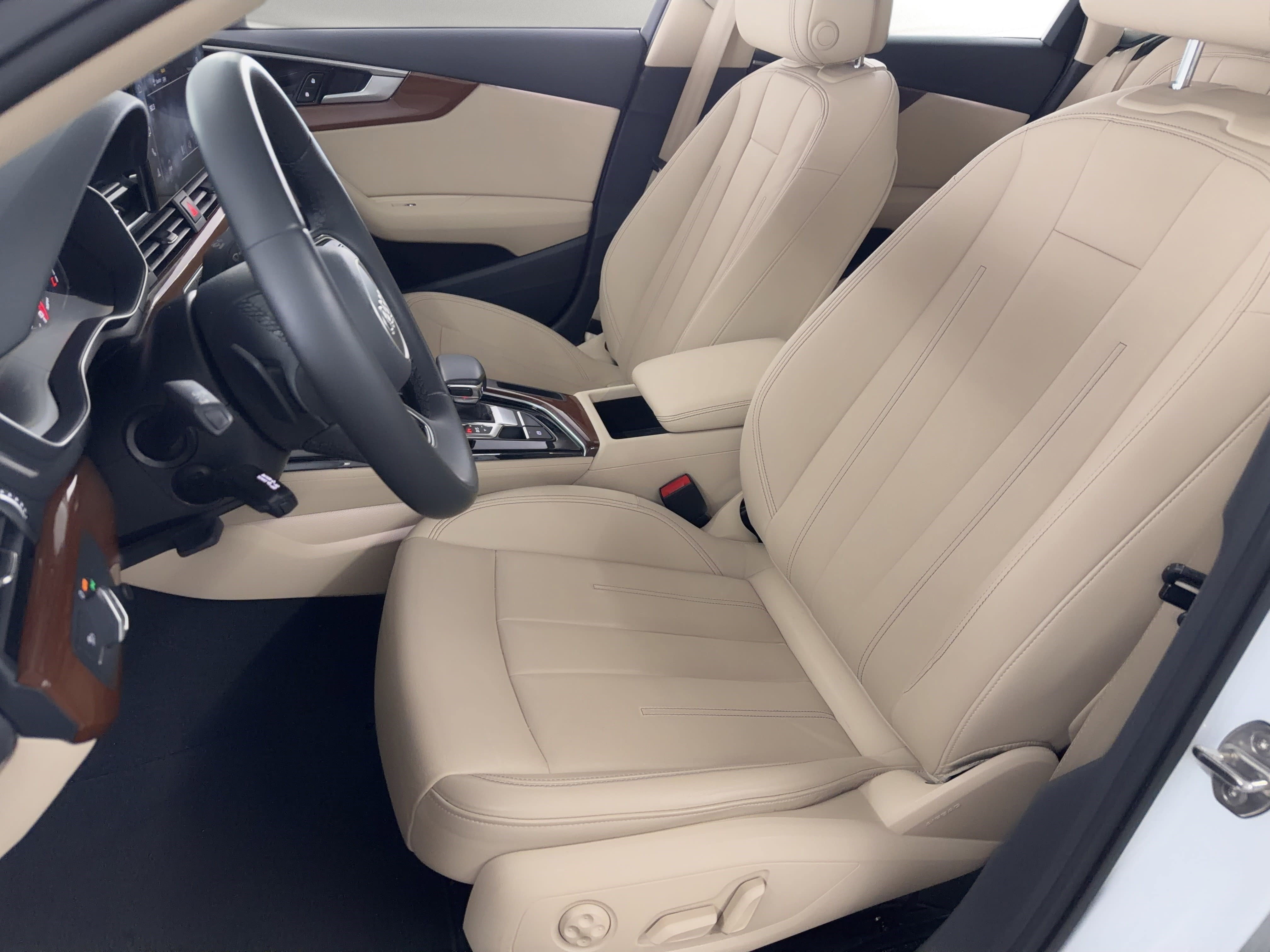 Used 2023 Audi A4 2.0T Premium w/ Convenience Package AWD/4WD image 5
