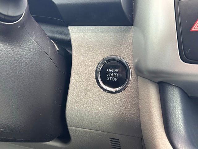 Used 2019 Toyota Highlander XLE FWD image 21