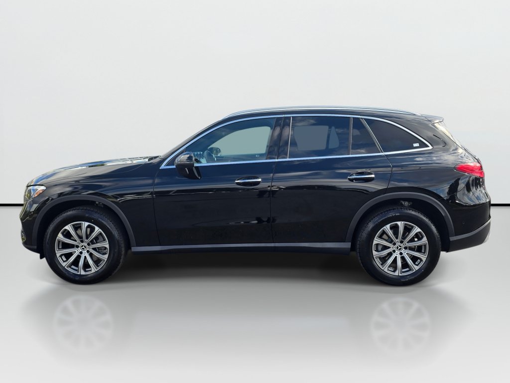 Used 2026 Mercedes-Benz GLC 300 4MATIC image 2