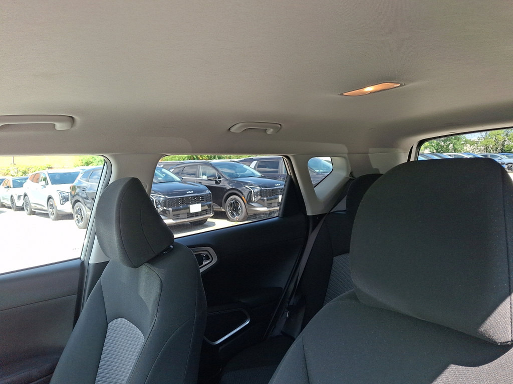 Used 2024 Kia Soul LX w/ Option Group 015 FWD image 30