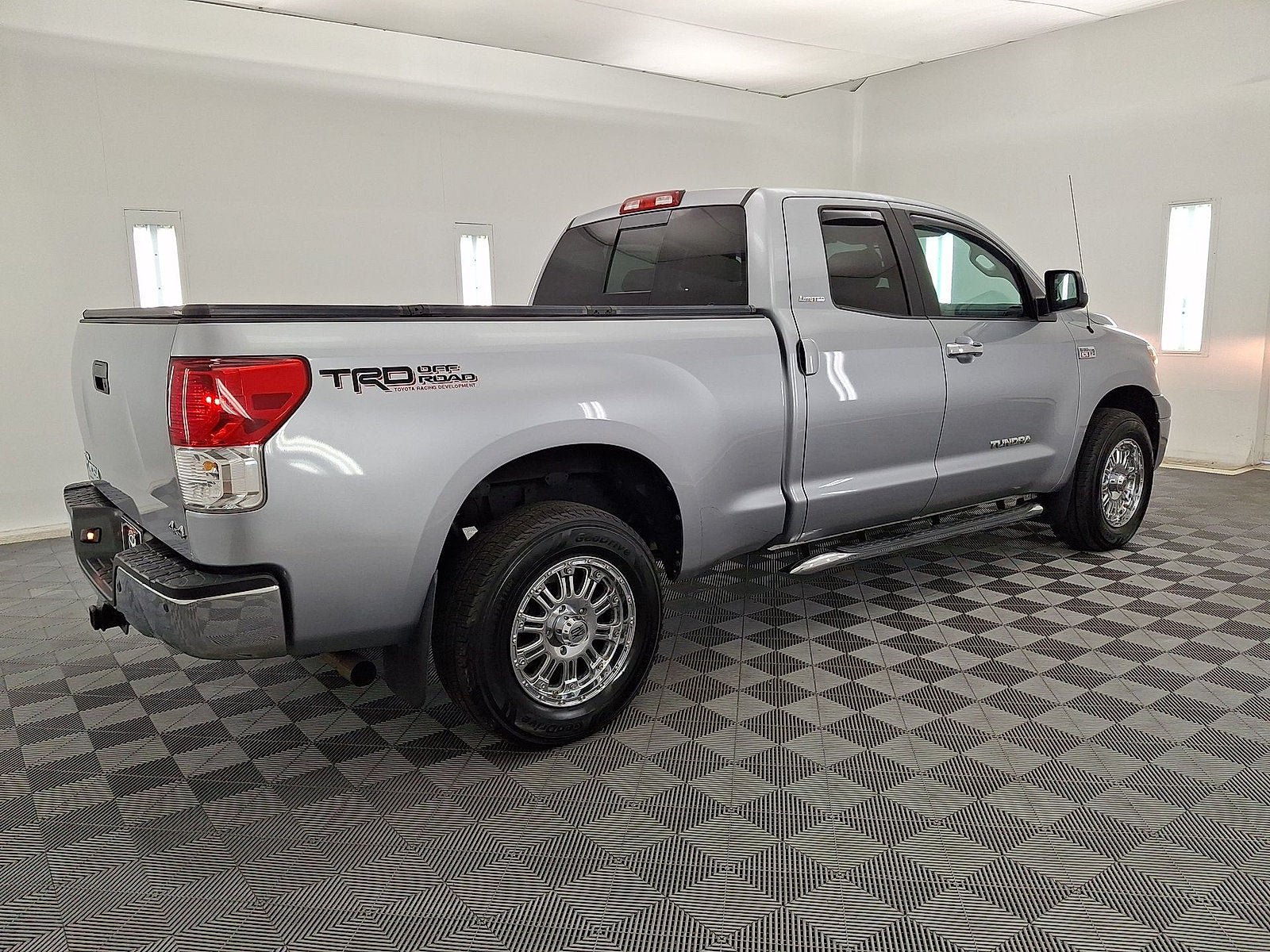 Used 2011 Toyota Tundra Limited w/ TRD Off-Road Pkg AWD/4WD image 16