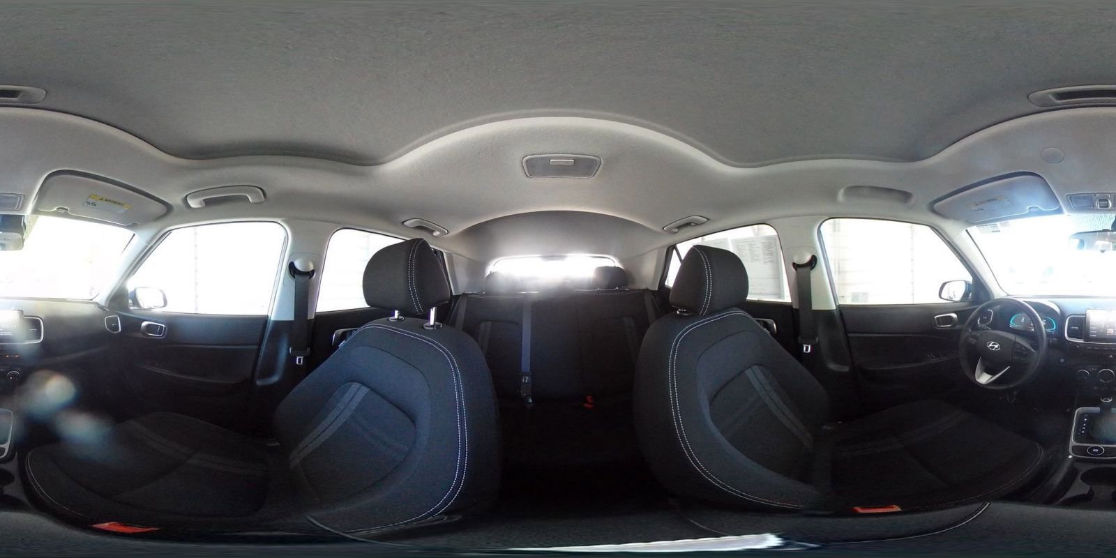 Used 2025 Hyundai Venue SEL image 38
