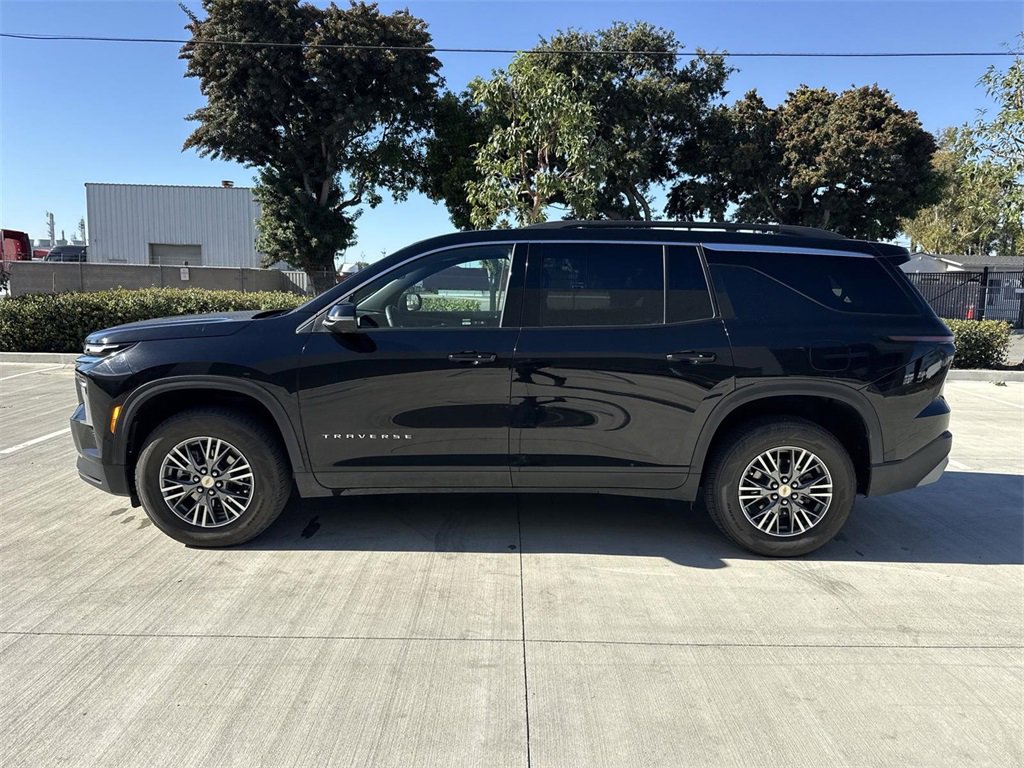 Used 2024 Chevrolet Traverse LT image 6