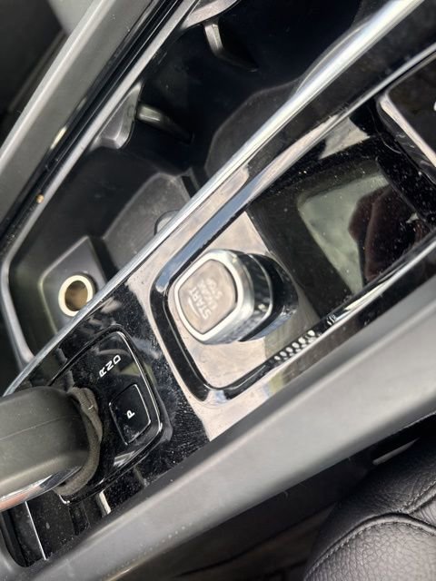 Used 2023 Volvo XC60 B5 Plus w/ Protection Package Premier image 24