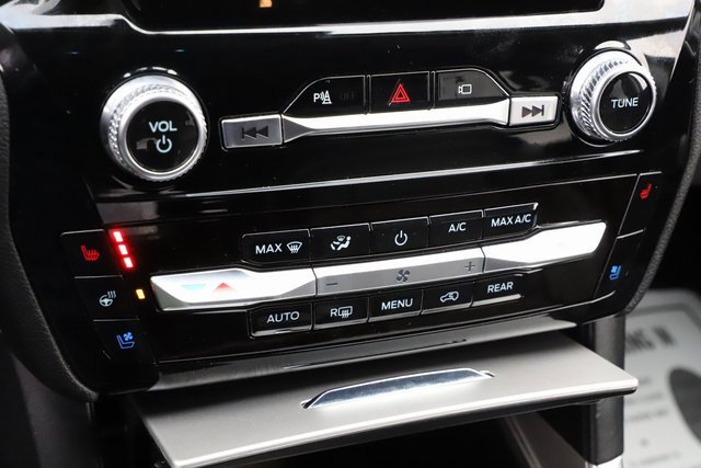 Used 2023 Ford Explorer Limited image 34